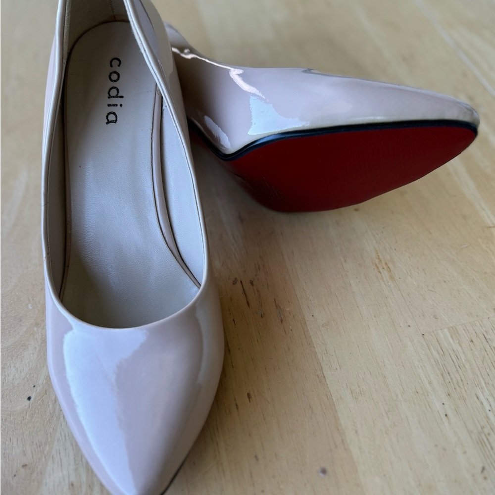 Nude Patent Heels With Classy Red Bottoms Size 40